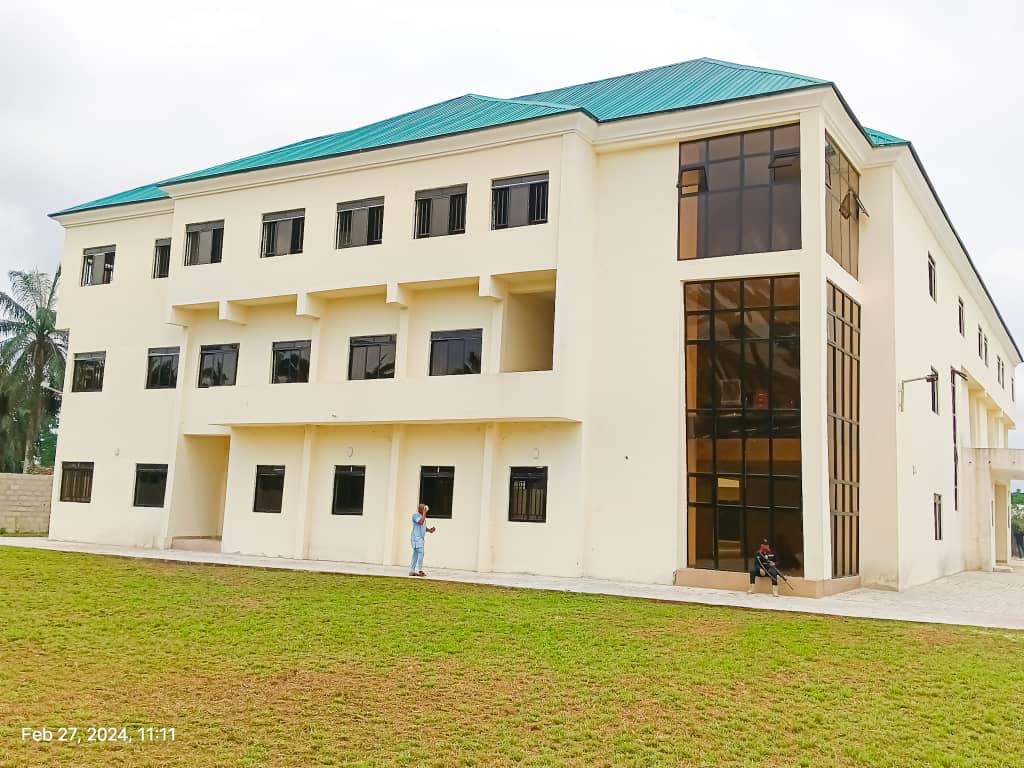 Introduction to Electromagnetic Theory 1